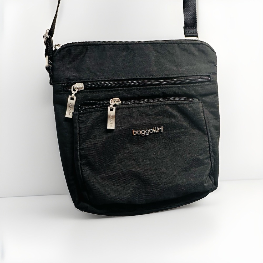 Baggallini Modern Pocket Crossbody Bag Black Nylon Travel Purse Organizer